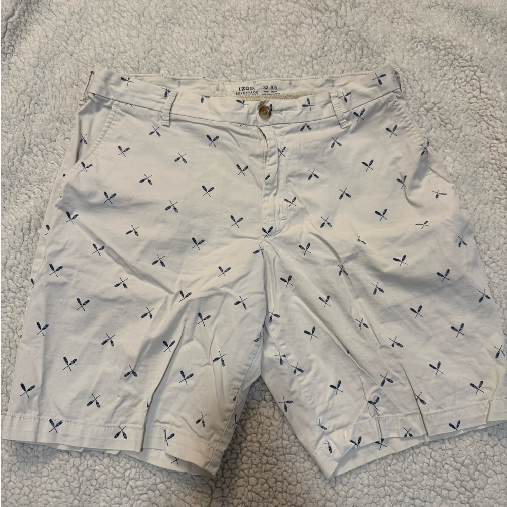 Izod White and Navy Patterned mens Shorts size 32